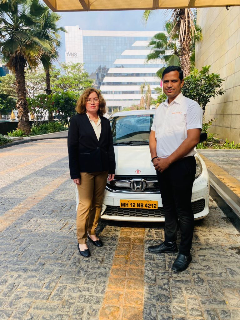 Best car rental in Pune with happy customer